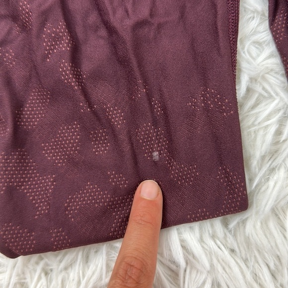 Lululemon Mapped Out High Rise Tight 28" *Camo Cassis / Smoky Red - Picture 4 of 5